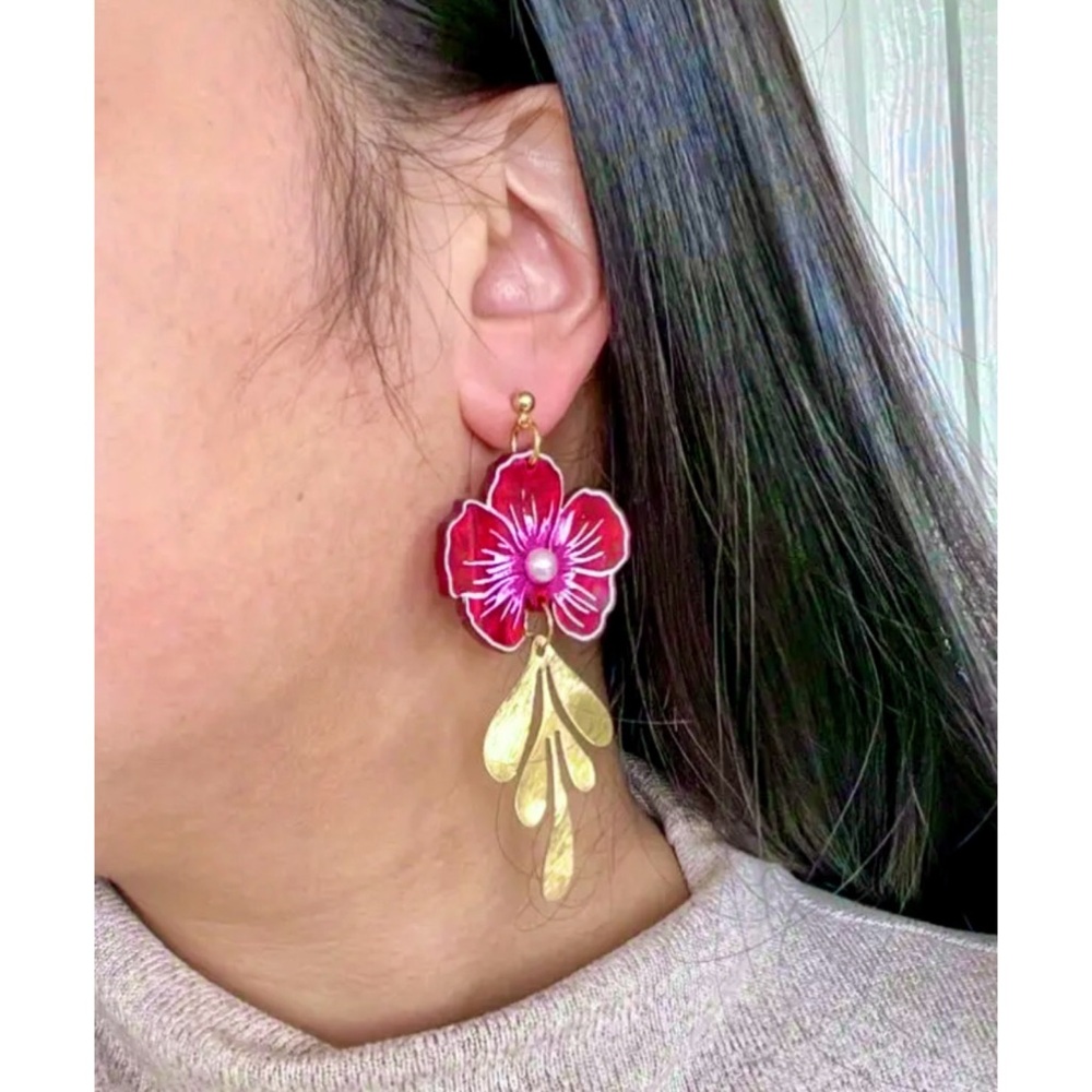 NEW! Red/Pink Camilla Earrings with Faux Pearl and Gold Tone Finish 2.95 inches - Picture 6 of 8